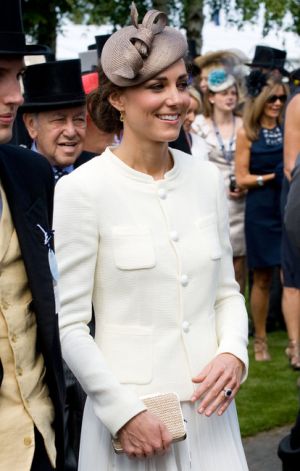 Pics of Kate Middleton - race fashion - kate-middleton-epsom.jpg